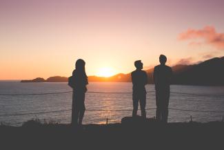 people-enjoying-sunset-over-the-ocean-picjumbo-com_0